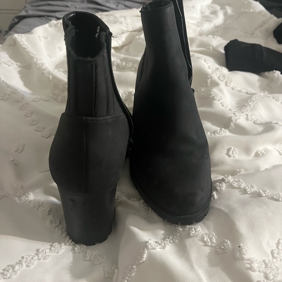 Womens heeled booties - Picture 2 of 2